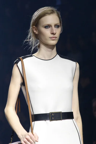 Look 3
